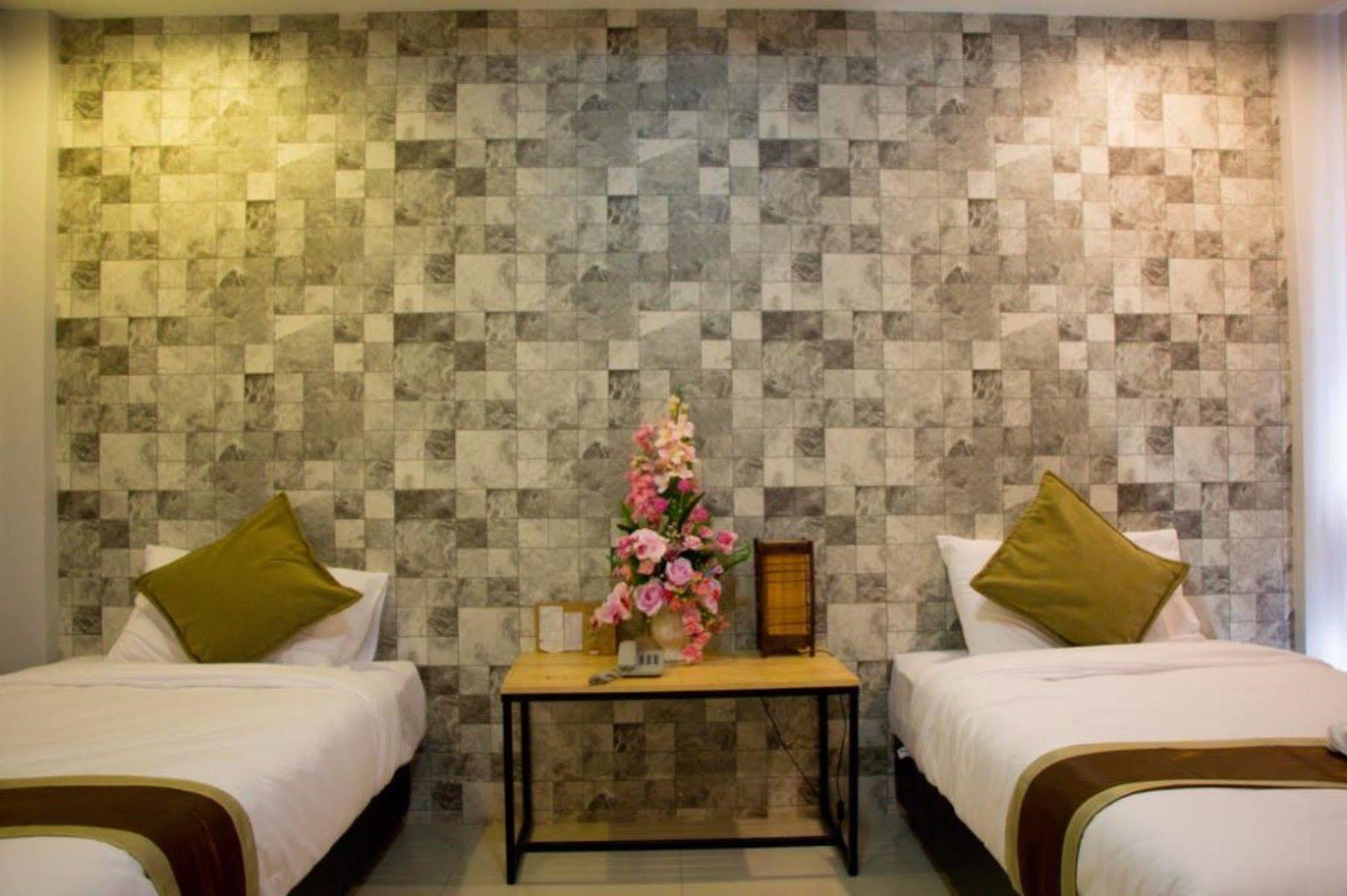 Hotel Royal Nine Kanchanaburi Zewnętrze zdjęcie