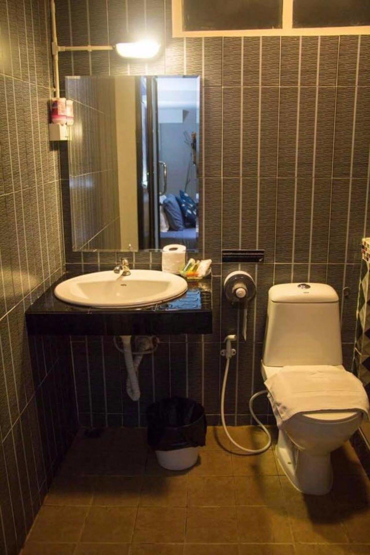 Hotel Royal Nine Kanchanaburi Zewnętrze zdjęcie